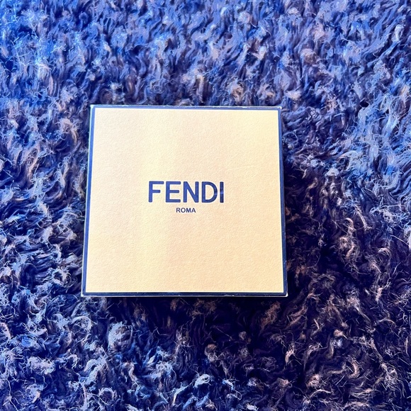 Fendi
Signature Drop Earrings - Picture 6 of 10